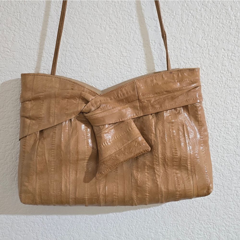 Vintage Elegant Tan Shoulder Bag. Eal Leather